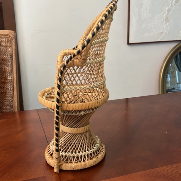 Vintage Peacock Chair Wicker Rattan Plant Doll - Picture 3 of 5